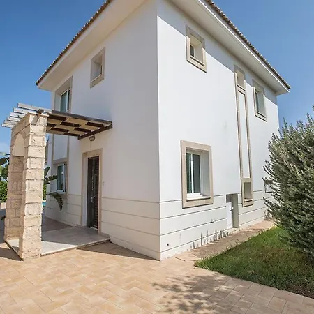 Villa Vryso - Modern 3 Bedroom Ayia Triada With Pool Close To The Beach *