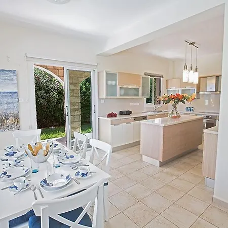 Villa Vryso - Modern 3 Bedroom Ayia Triada With Pool Close To The Beach