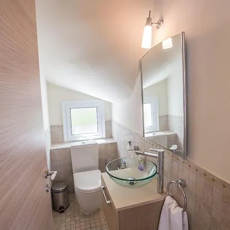 Vryso - Modern 3 Bedroom Ayia Triada With Pool Close To The Beach Paralimni
