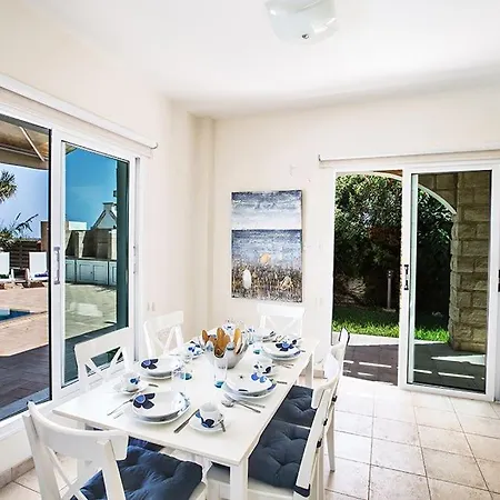 Vryso - Modern 3 Bedroom Ayia Triada With Pool Close To The Beach Paralimni